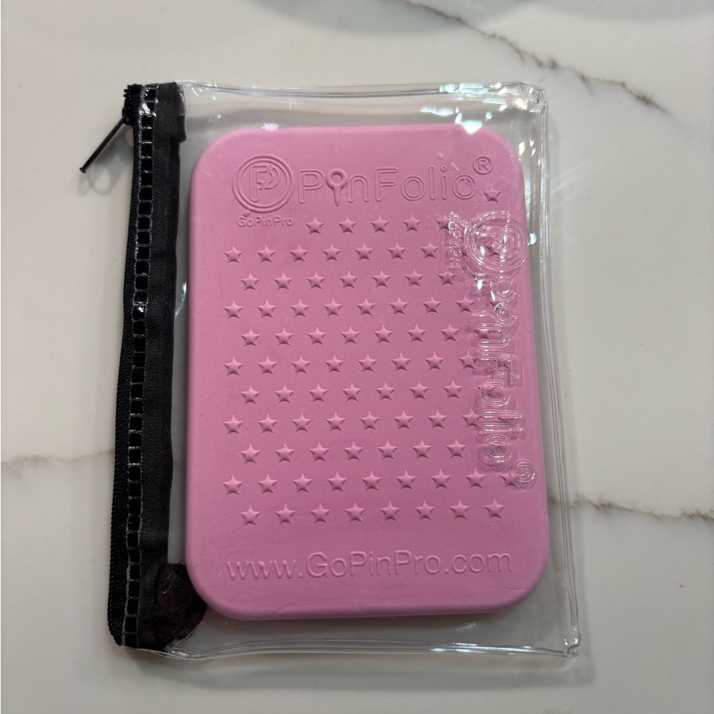 PinFolio Pin trading board and case NWOT